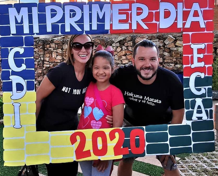 El primer día de clases la hija de José Ayala