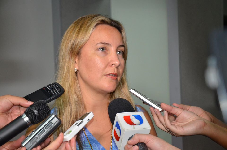 ¡Supuesta “ex tóxica” publicó fotos íntimas y podría ir presa!