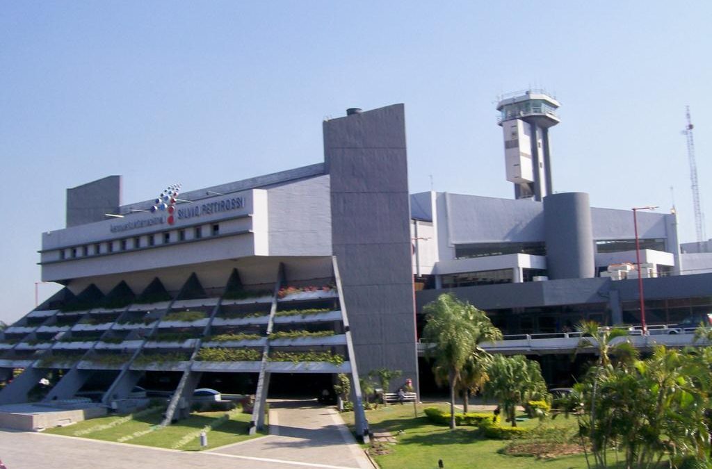 Suspenden vuelos comerciales y privados que provengan del exterior