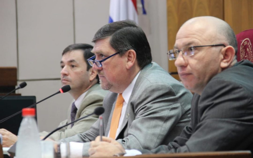 Congreso ya no pagará el servicio de telefonía móvil a los senadores