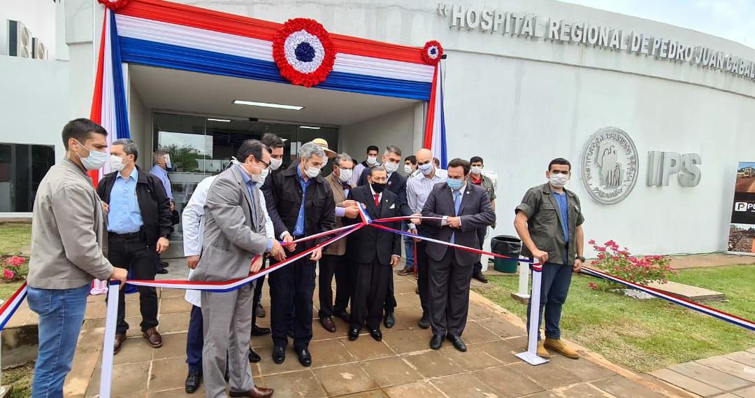 Gobierno renueva terapia intensiva en hospital regional de PJC e inaugura hospital del IPS