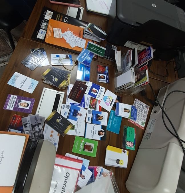 Imprenta falsificaba tarjetas de crédito, carnets del gobierno y hasta de medios de prensa