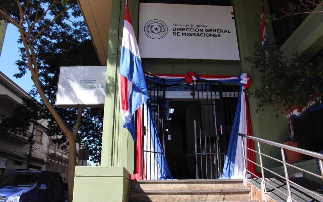 Migraciones reabre al público su sede central