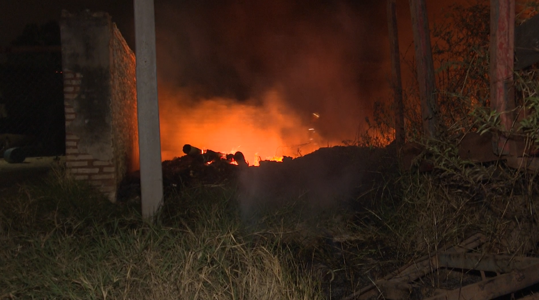 Peligroso incendio de pastizal en Limpio fue controlado por bomberos