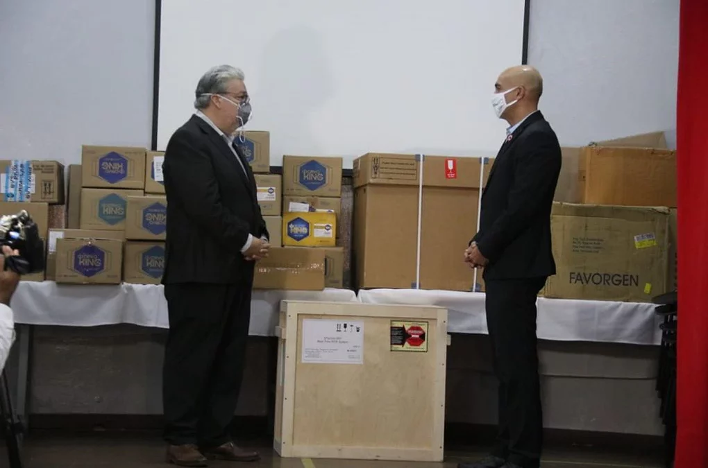 Ineram recibe equipo para detectar covid-19 en 6 horas