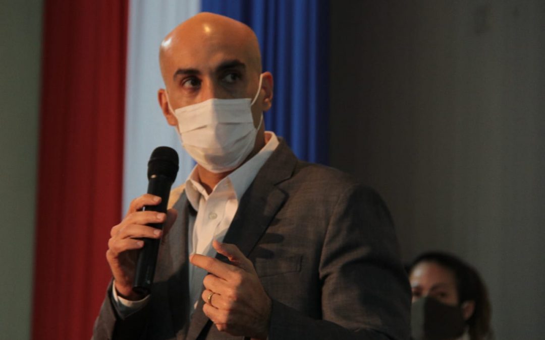 Sumarian a funcionarios que habrían “blanqueado” la compra de insumos chinos