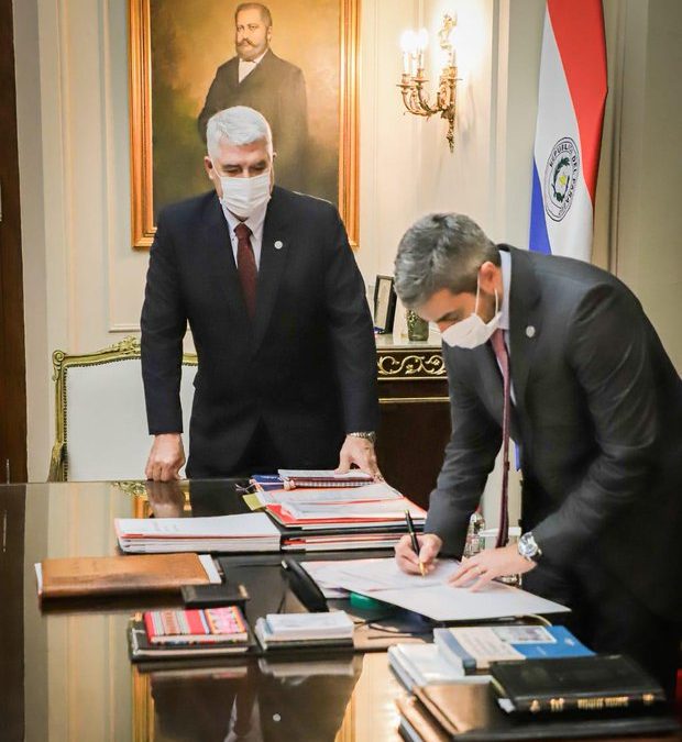 Mario Abdo anuncia disminución del costo del pasaje