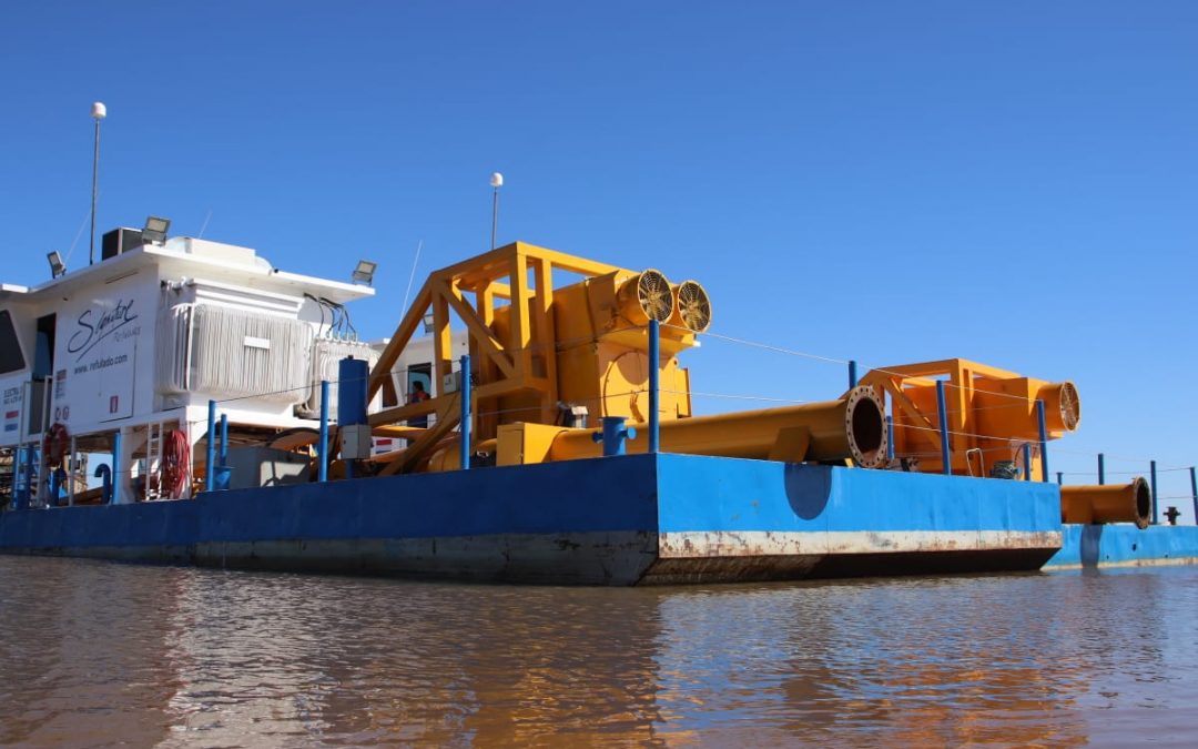 Llegaron dragas para la construcción de la Defensa Costera de Pilar