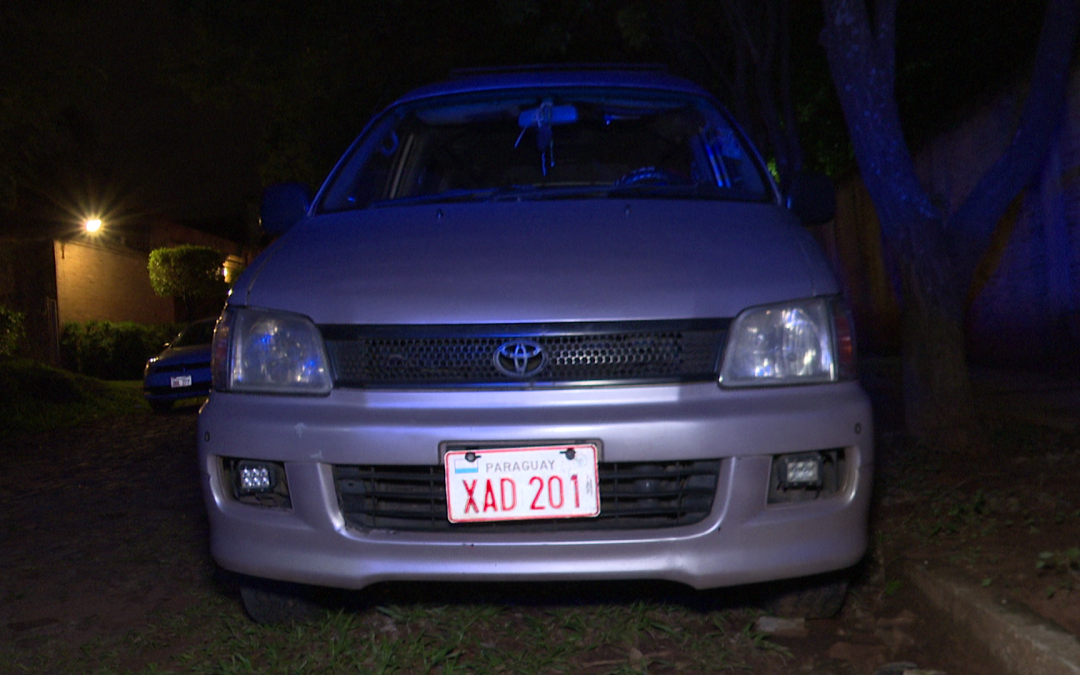 Roban camioneta y luego la abandonan en San Lorenzo