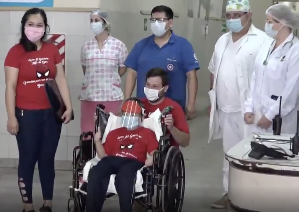 El pequeño Lucas fue dado de alta: “Dios me dio poder, ya puedo caminar”