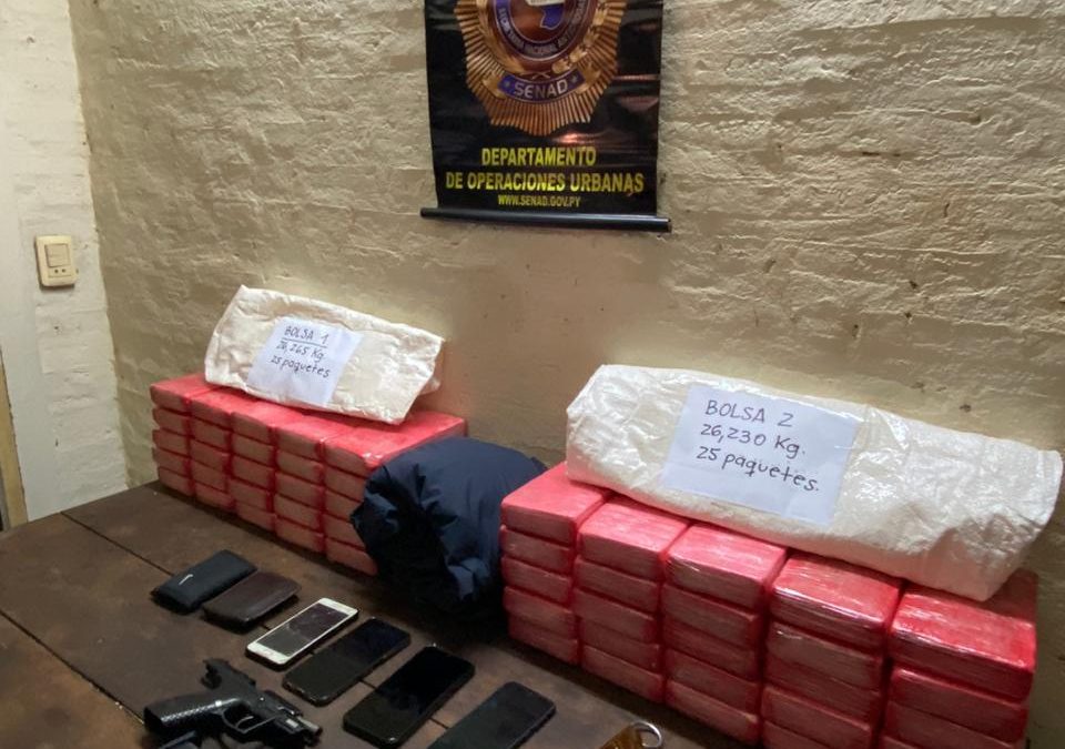 Detienen a agente policial, tras incautación de 52 kilos de cocaína en Coronel Oviedo