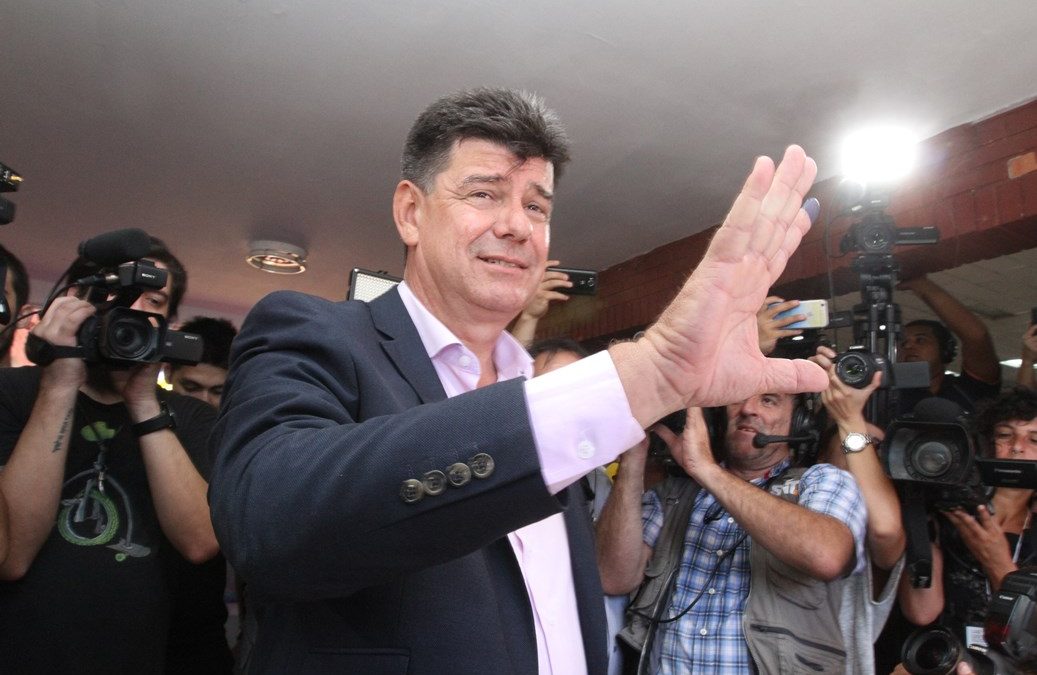 Patoteada de Efraín Alegre en Palacio de Justicia