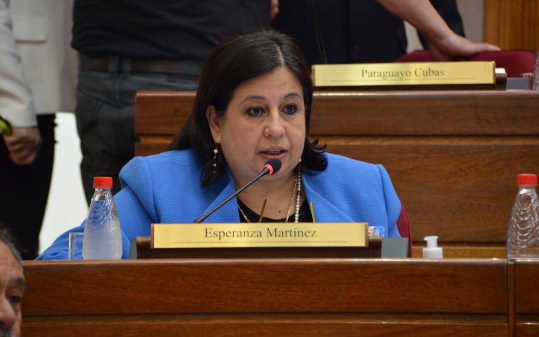 Fiscalía investigará caso del hijo de la senadora Esperanza Martínez