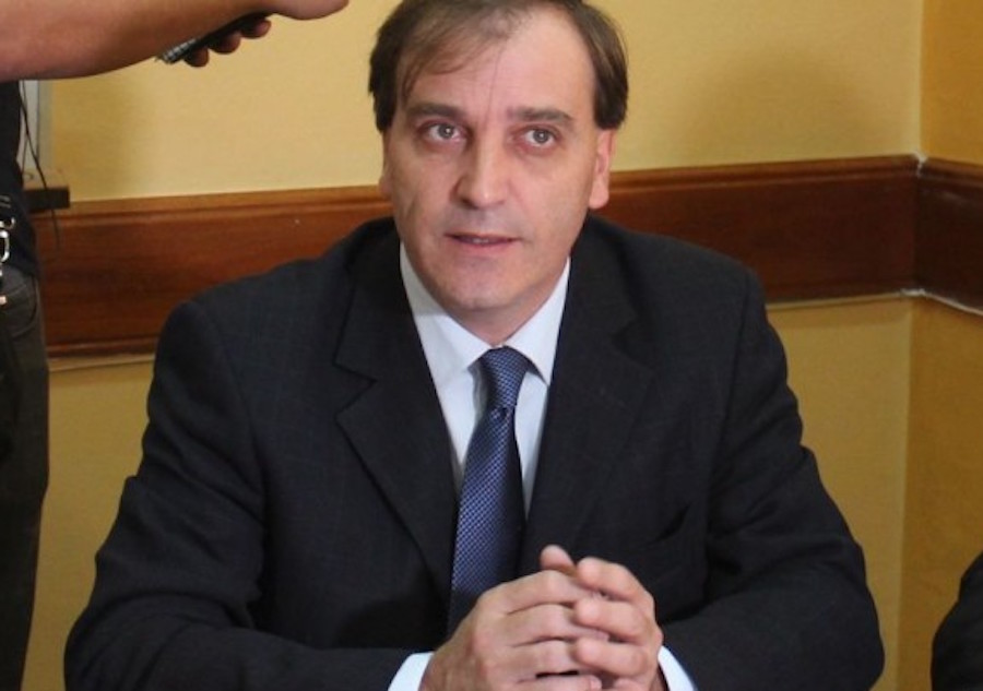 Infectólogo dice que “todavía no es el momento” de hablar de la vuelta a clases