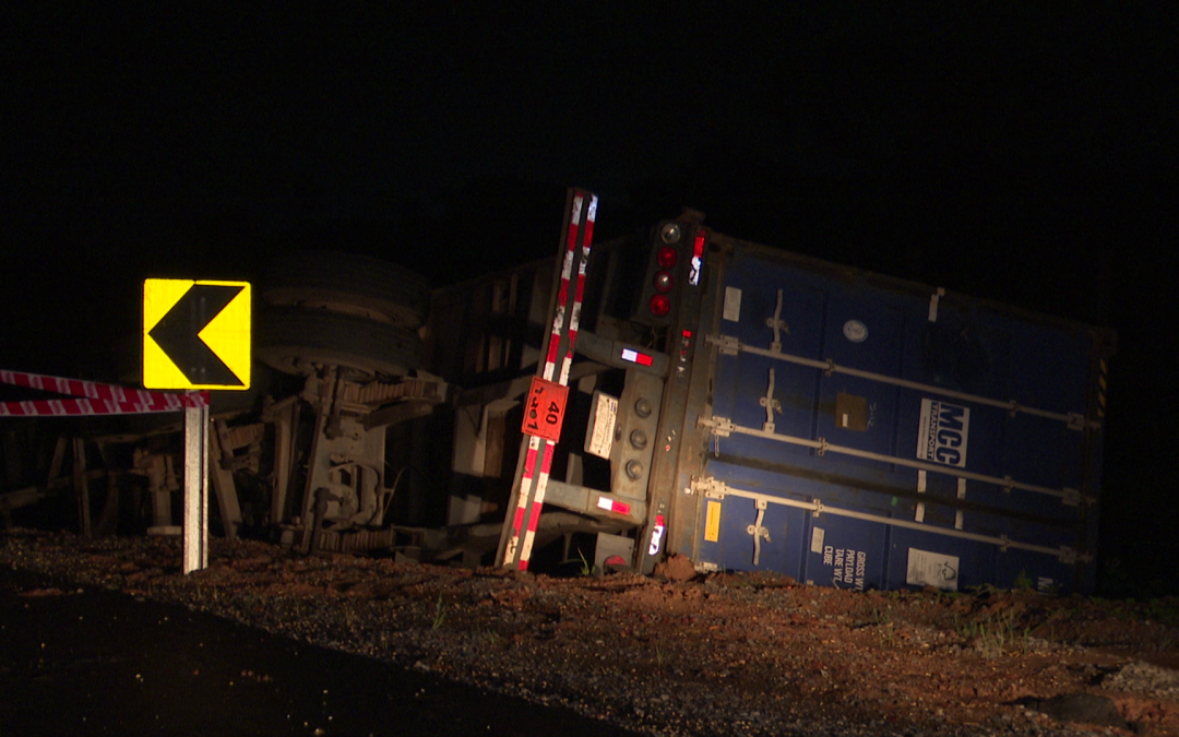 Camión cayó a un arroyo en Villeta