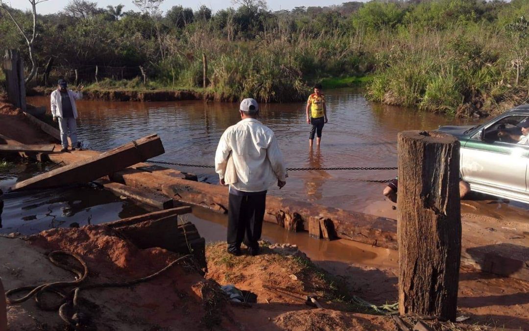 Claman por reparación de puente de madera en Horqueta