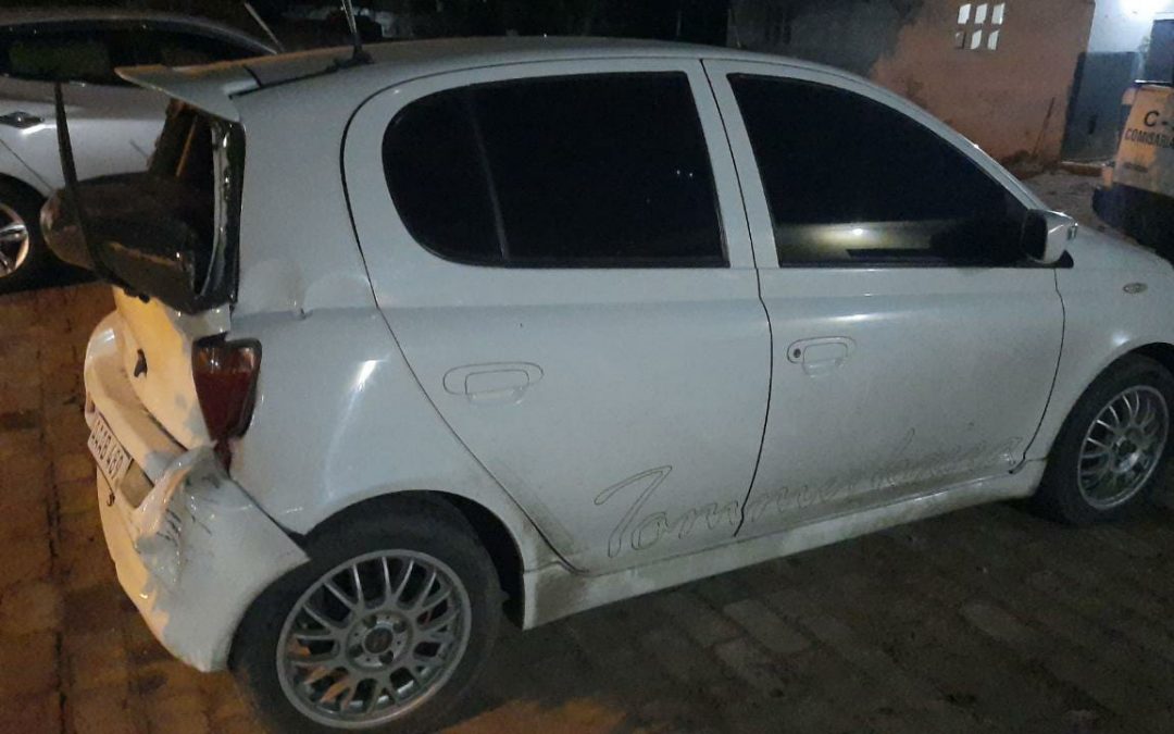 Recuperan automóvil robado tras ser abandonado ante barrera policial
