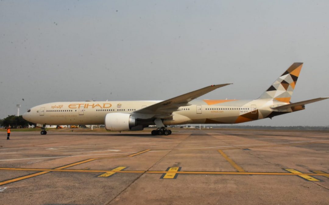 Llega avión con donación de insumos proveniente de Emiratos Árabes Unidos