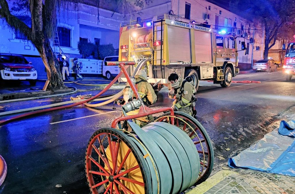 Oficinas del Ministerio del Urbanismo fueron consumidas por las llamas