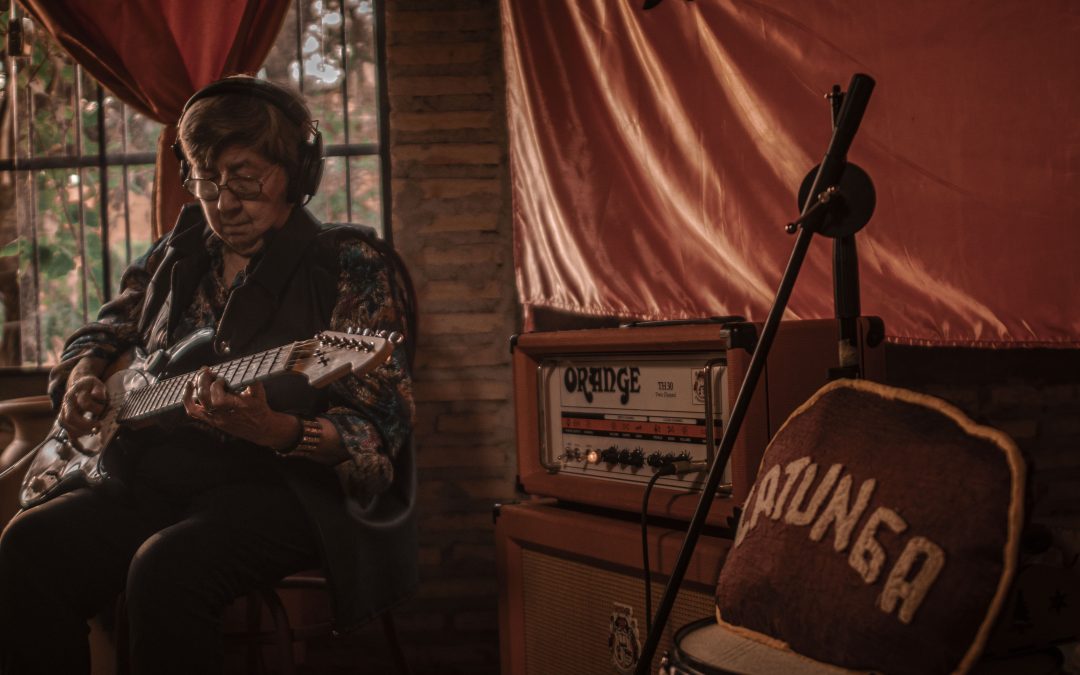 “La Juventud está en la actitud”: Itaú lanza campaña con la banda California Superstars