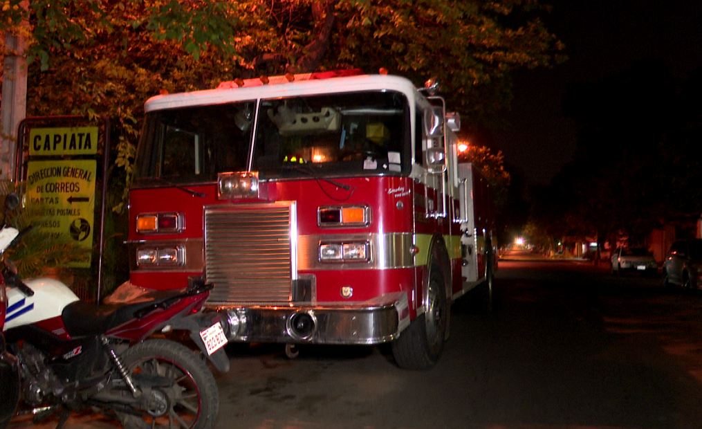 Camión de bomberos atropella a motociclista sexagenario