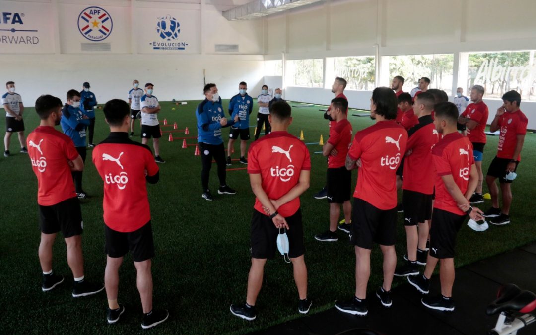 Trabajos tácticos de cara al debut de la Selección Paraguaya