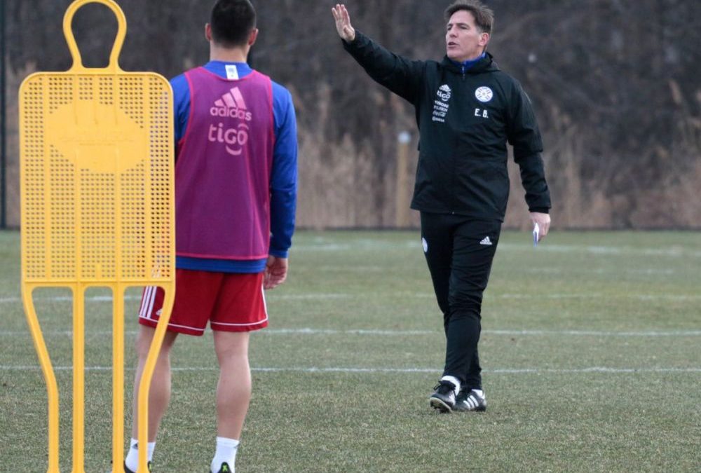 Eduardo Berizzo: “Estamos preparados para adueñarnos del partido”