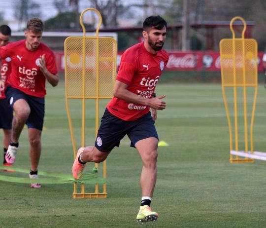 Padres de “Beto” Espínola: “Lloramos mucho cuando nos enteramos que jugará de titular”