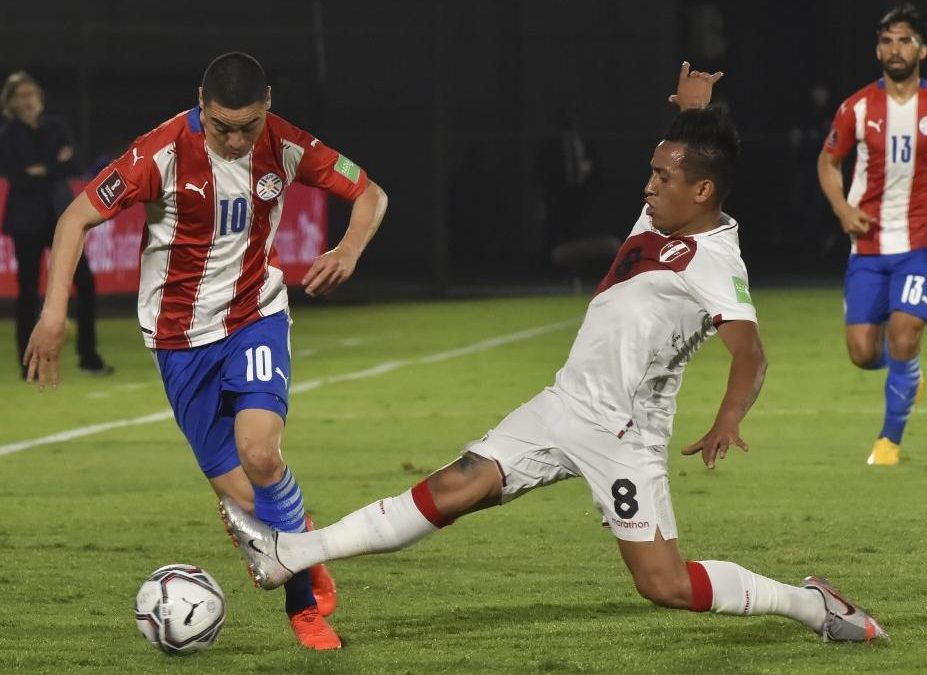 Análisis VAR en la jugada de Zambrano y Almirón