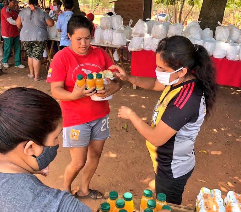 Oficina de la Primera Dama repartió 3.000 platos de comida en Luque