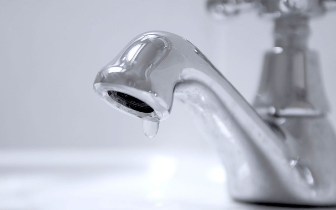 Por trabajos de mantenimiento, barrios de la capital sufren falta de agua