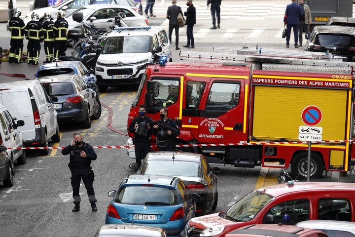 Tras ataque terrorista en Niza, Francia eleva nivel de alerta