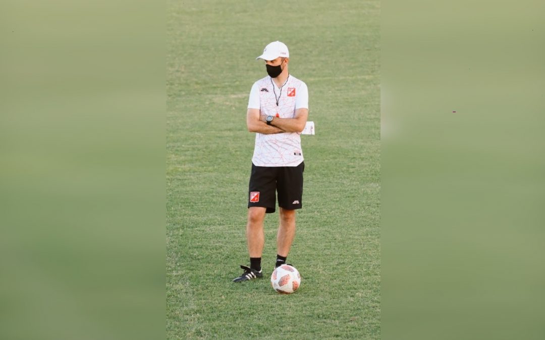Aitor García, nuevo DT de River Plate, ya entrena con el equipo