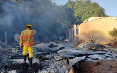 Fallece anciano en incendio de vivienda en Repatriación