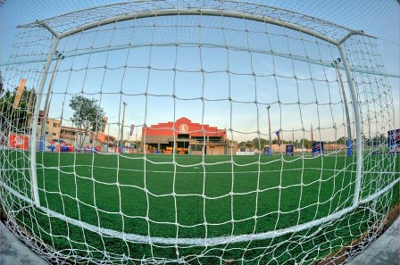 Propietarios de canchas sintéticas sostienen que no pueden seguir sin trabajar