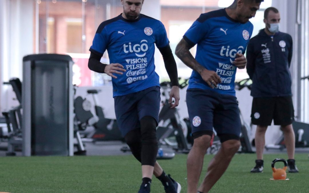 La Albirroja ya entrena con miras al partido ante la Albiceleste