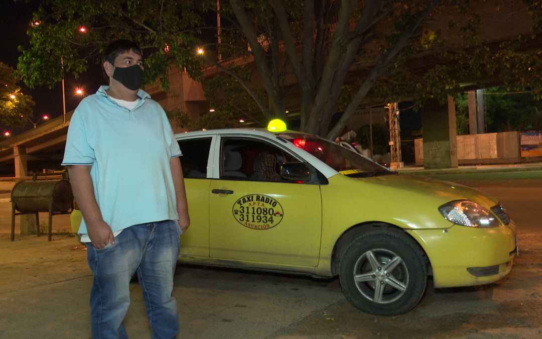 Taxista sufre asalto en inmediaciones del Parque Caballero