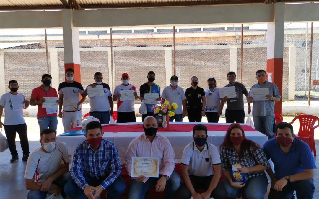 Reclusos terminan el bachillerato en penitenciarías