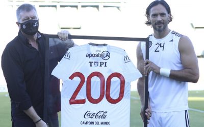 Roque Santa Cruz llega a 200 partidos con Olimpia