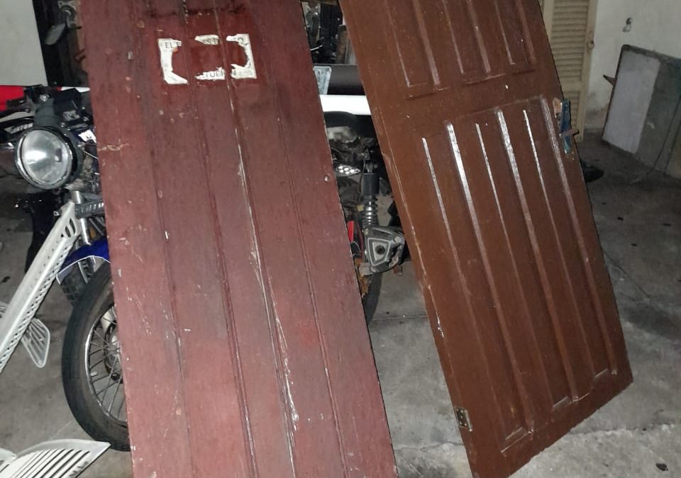 Centro de Asunción: delincuentes roban puertas de la Facultad de Odontología