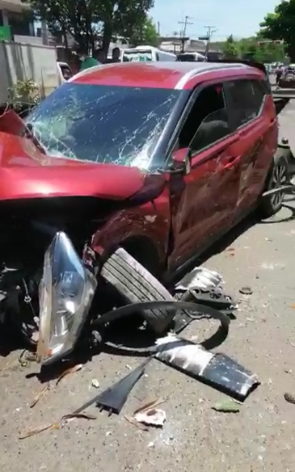 Aparatoso accidente sobre Avda. Fernando de la Mora