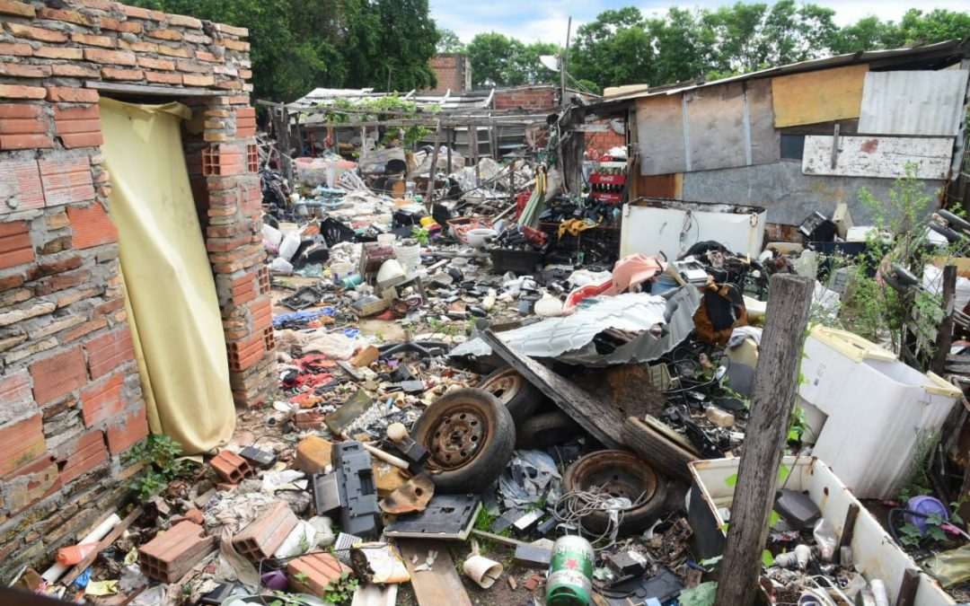 Jóvenes abogados se ofrecen para denunciar a vecinos que no limpian sus baldíos