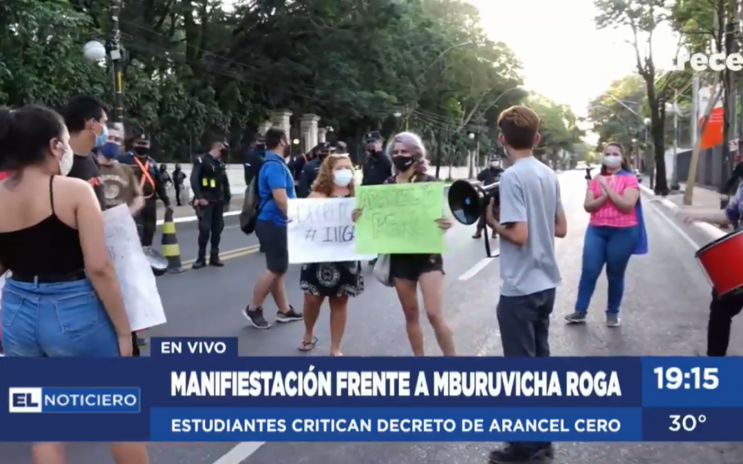 Estudiantes se manifiestan por limitaciones en ley de “Arancel Cero”
