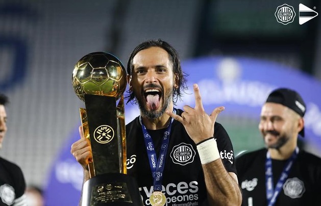 Emotiva carta del Olimpia a su capitán, Roque Santa Cruz