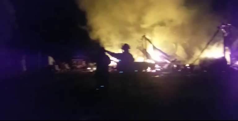 Zeballos Cué: Incendio arrasó con tres viviendas precarias