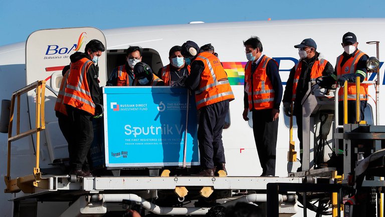 Covid-19: Proceso de inmunización comenzó en Bolivia