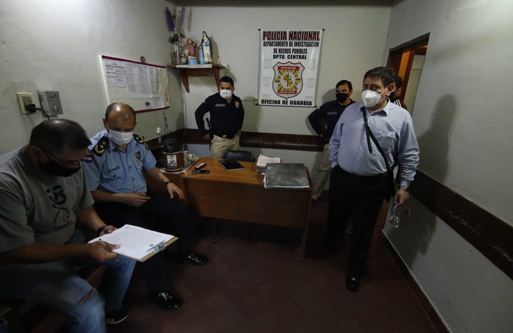 Agentes policiales fueron aprehendidos por extorsión