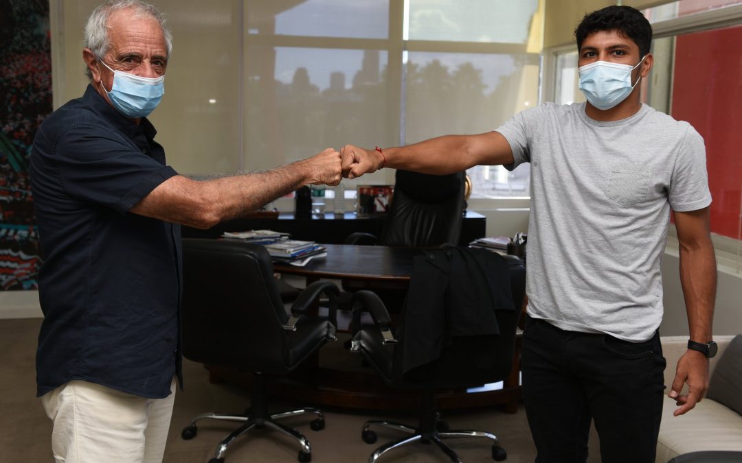 River Plate: Robert Rojas renovó contrato hasta el 2023