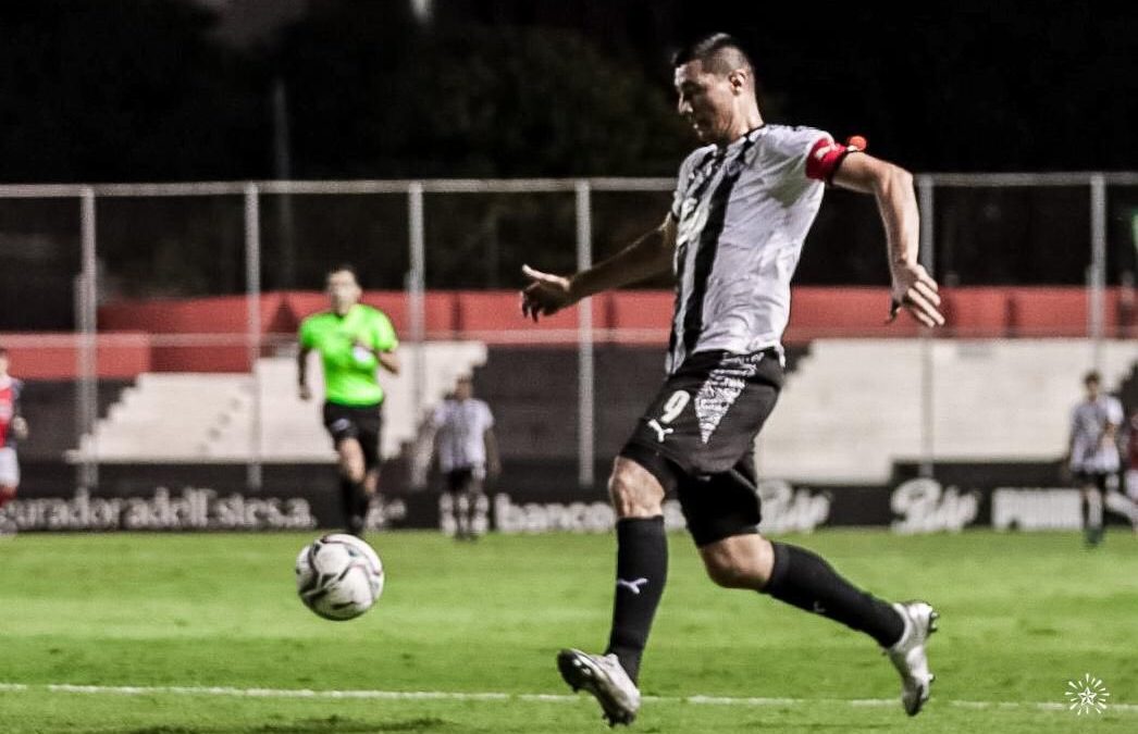 Libertad arrebata al Ciclón el invicto y se impone por 2-1 en el Tuyucuá