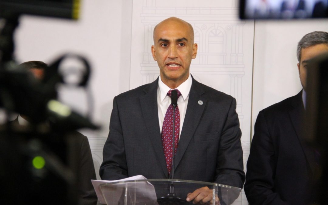 Julio Mazzoleni afirma que serán destituidos quienes violen el plan de vacunación